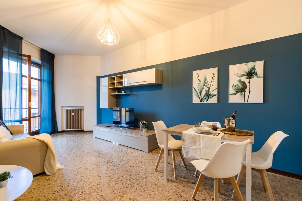 Blue Wave Apartment Arona - Lago Maggiore Exteriör bild